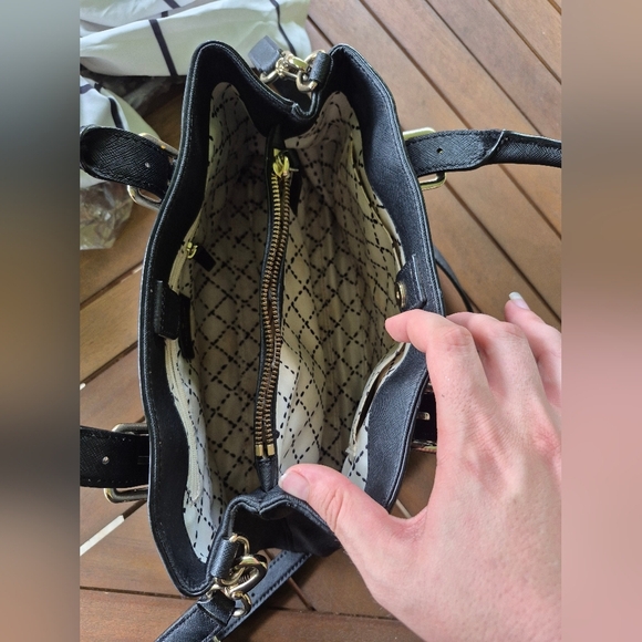 Kate Spade bag W Crossbody Strap- Small Piping Wear Inner Of One Handle - Picture 6 of 6